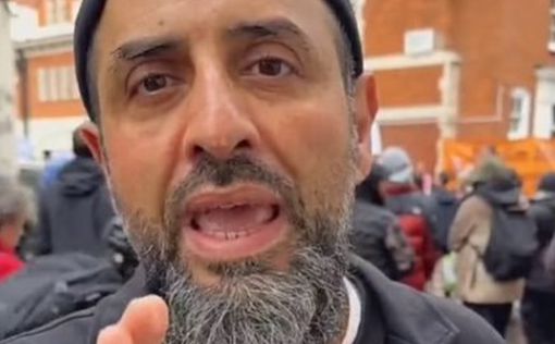В Лондоне на антисемитской демонстрации был опознан известный врач