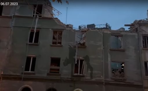 Россия атаковала Львов: ракета попала в многоэтажку