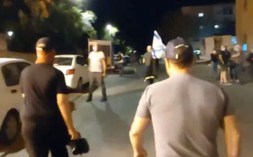 Советник Нетаниягу нарушил карантин и вышел к протестующим