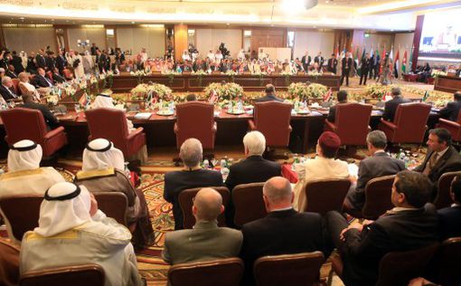 О чем говорят арабы на саммите в Кувейте?