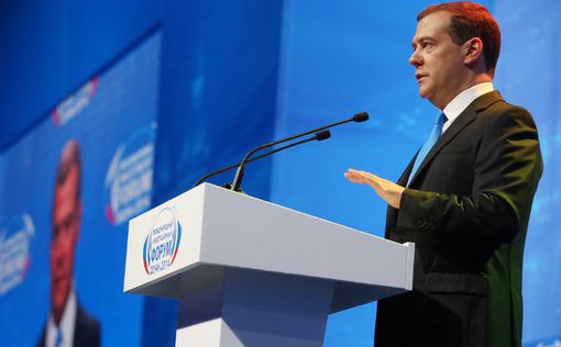Медведев: Европе придется заплатить за санкции против РФ