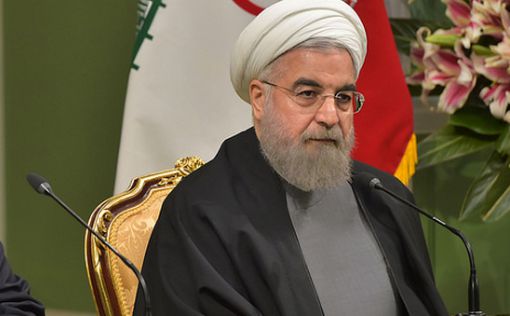 Рухани призвал избирателей не голосовать за "авторитаризм"