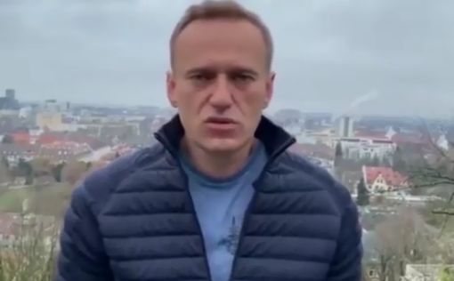 Возвращение Навального: ко Внуково подогнали автозаки
