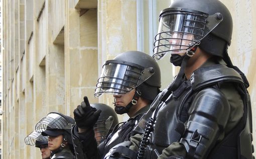 Париж:8000 полицейский в ожидании протестов
