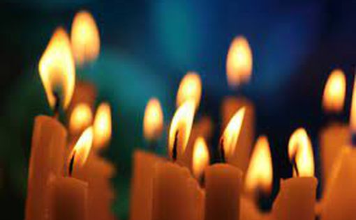 "Мы не забудем". Глава Бундестага зажгла свечу в память о жертвах Холокоста
