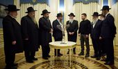 Президент и еврейское духовенство Украины зажгли ханукальные свечи. Фото | Фото 9