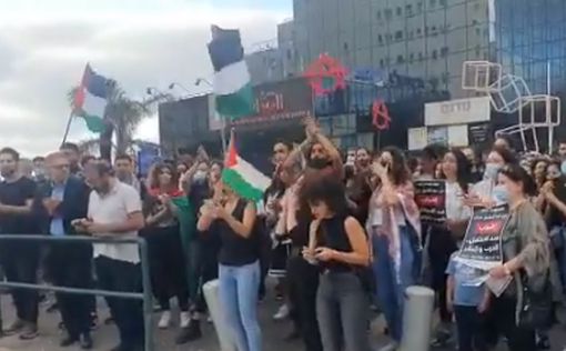 300 жителей Хайфы вышли на демонстрацию с флагами ПА