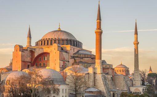 Мусульмане требуют превратить собор Святой Софии в мечеть