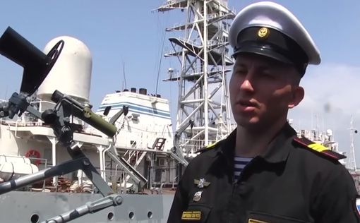 В РФ наградили экипаж атакованного дронами корабля "Иван Хурс"