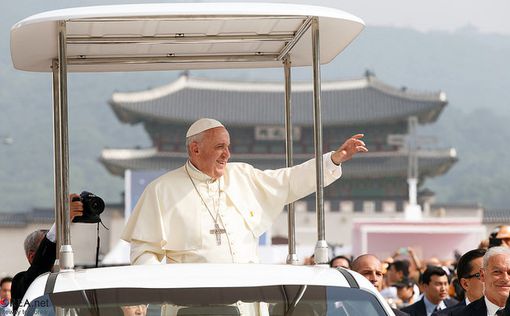 Папа Римский: "Ангелом мира" Аббаса назвали СМИ, а не я