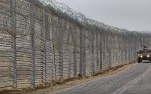 ЦАХАЛ: трое палестинцев прорвались через забор безопасности