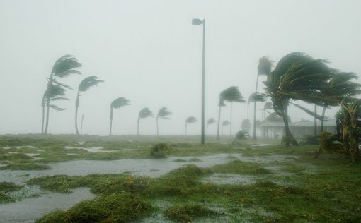 Ураган "Дориан" добрался до Багамских островов: видео