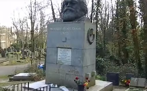 "Массовый убийца": мемориал Маркса снова атакован
