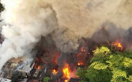 Масштабный пожар на Филиппинах уничтожил десятки домов