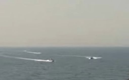 Иранские катера вынудили военный корабль США изменить курс