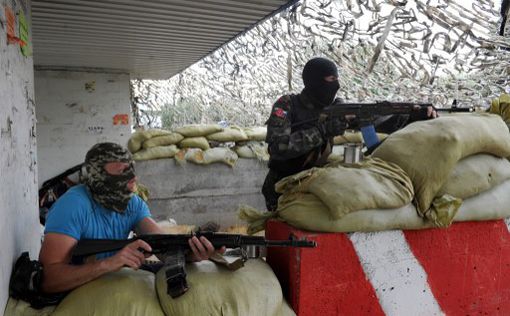 Украинских пограничников атаковали с обеих сторон границы