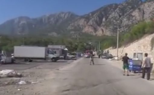 В Турции обстреляли трассу Кемер-Анталья