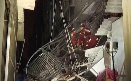 В Китае обрушилось здание, продолжаются спасательные работы