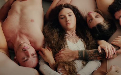 Израильская певица выложила в сеть "порноклип"