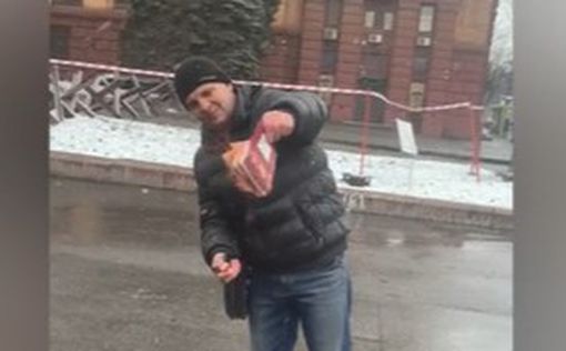 Россиянин в Украине публично сжег свой паспорт