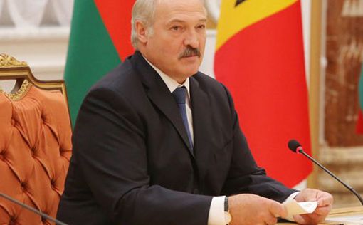 Евросоюз снял с Лукашенко санкции на четыре месяца