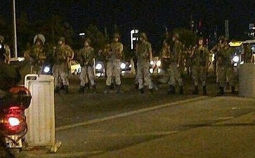 В Турции арестовали 1536 военнослужащих