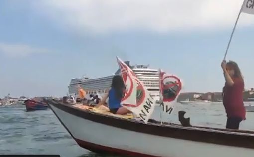 Жители Венеции вновь восстали против круизных лайнеров