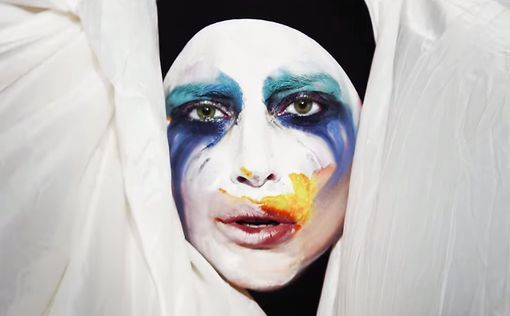 Сам себе режиссер: Леди Гага снимет кино о себе любимой