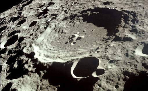 На темной стороне Луны обнаружены загадочные кратеры