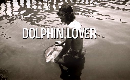 Американец год встречался с самкой дельфина