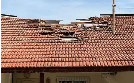 Прямое попадание в Сдероте: повреждена крыша