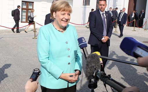 Меркель - первая в рейтинге на место следующего канцлера