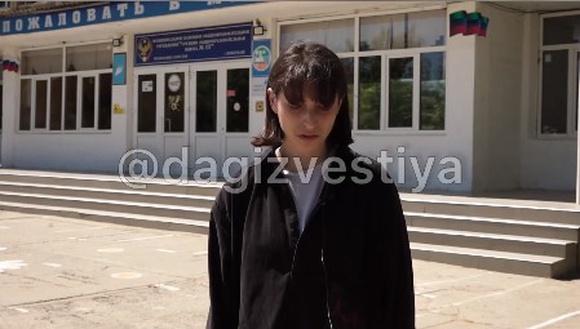 Школьницу из Дагестана заставили извиняться на камеру
