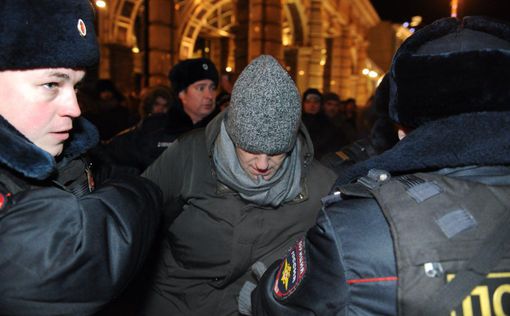 Задержанного на Манежной Навального привезли домой