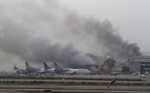 Атакован аэропорт Карачи - десятки убитых