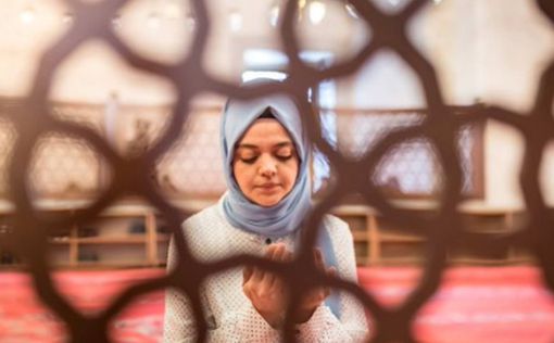 Мусульманские женщины не будут молиться за перегородкой?
