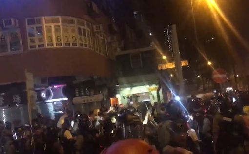 Протесты в Гонконге переросли в насилие: видео