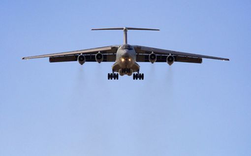 Над аэропортом Луганска сбит Ил-76 с десантниками