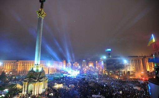 В Новый год полмиллиона украинцев спели гимн на Майдане