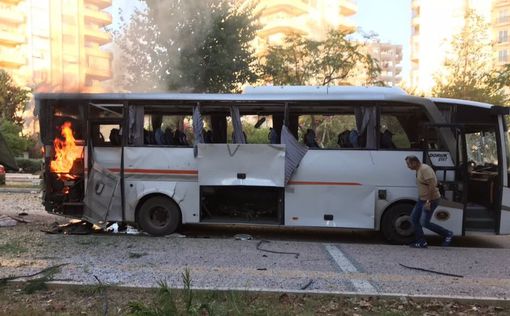 Турция: у автобуса полиции прогремел взрыв