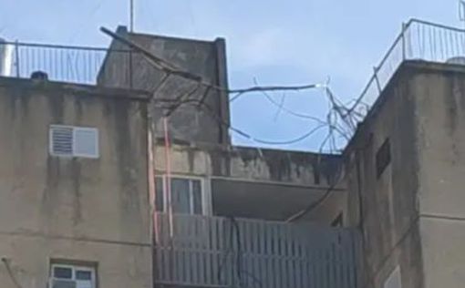 Во время обстрела севера ракета попала в дом в Кирьят Шмона