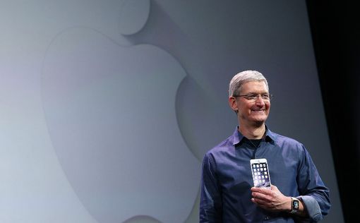 Apple представила два новых iPhone с большим экраном