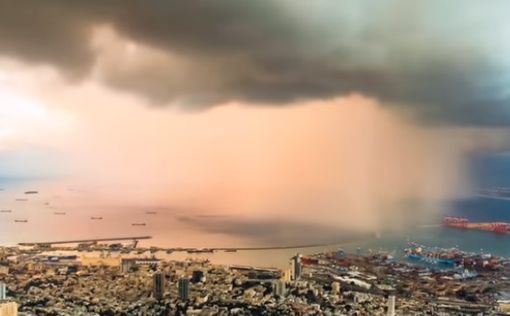 Захватывает дух: дождевые облака над Хайфским заливом засняли на видео