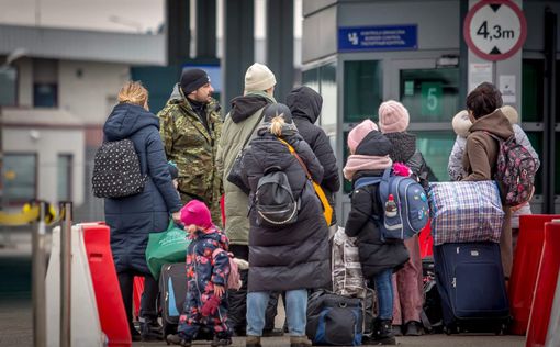 Украинских беженцев просят не возвращаться из-за границы до весны