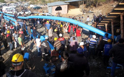 Турция: 18 шахтеров оказались в ловушке под землей