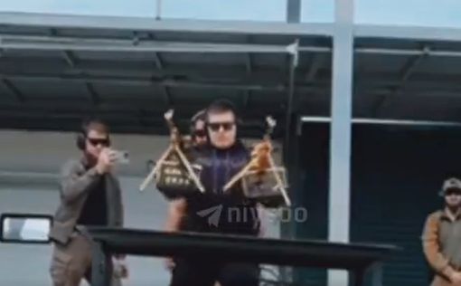 Адам Кадыров стреляет из золотого оружия: видео