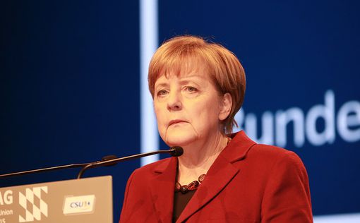 Меркель проиграла правым в своем родном городе