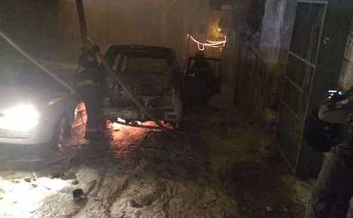 Иерусалим: Арабы пытались сжечь солдат МАГАВ в машине заживо
