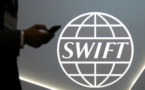 Три белорусских банка официально отключили  от SWIFT