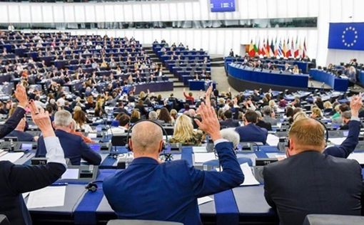 Европарламент принял резолюцию по истребителям для Украины